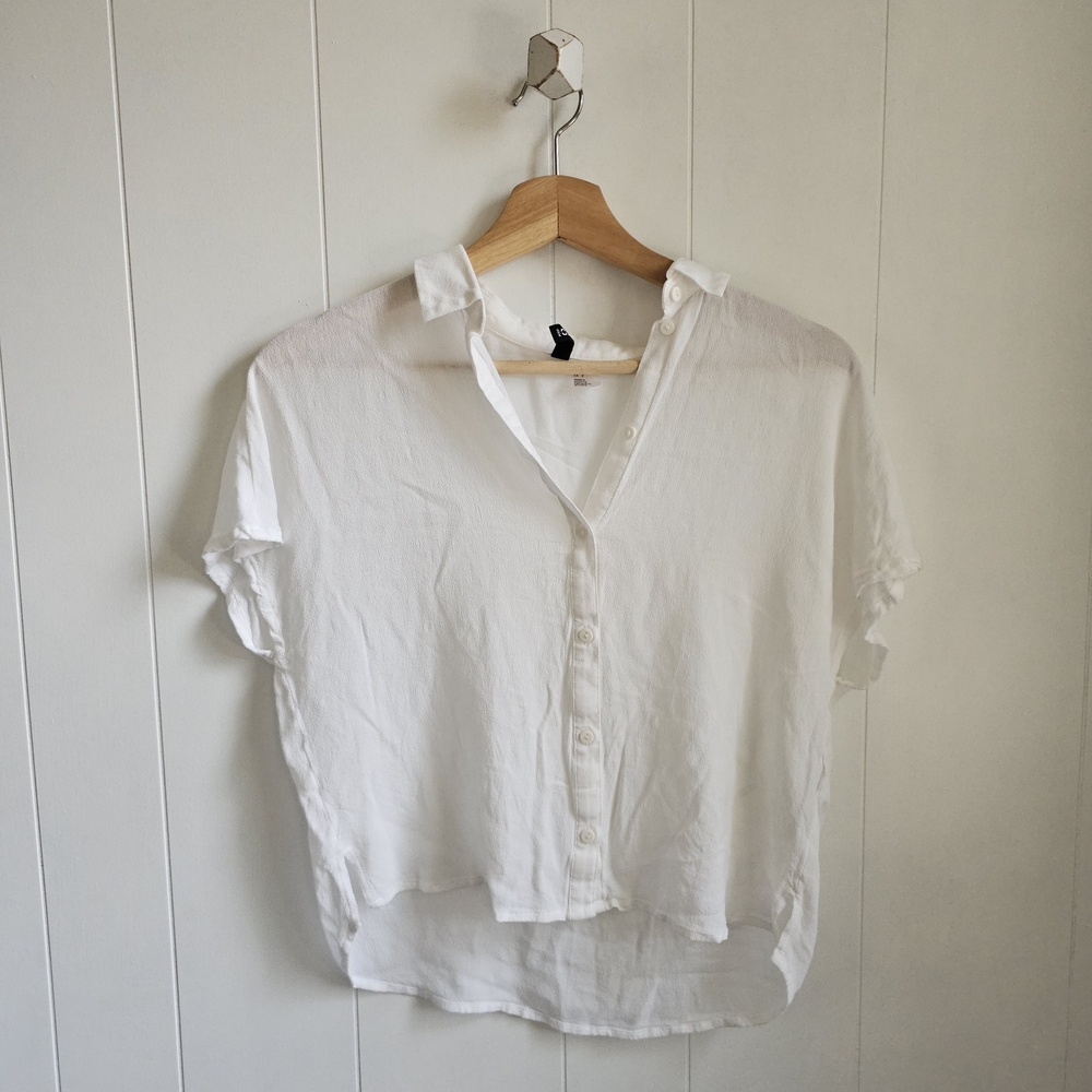 ☆ DIVIDED White Sheer Button-Down Top